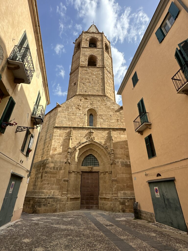 Cattedrale di Santa Maria nel centro storico di Alghero