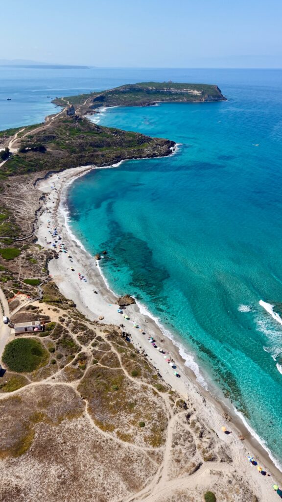 Vista aerea di Capo San Marco e della Torre di San Giovanni di Sinis